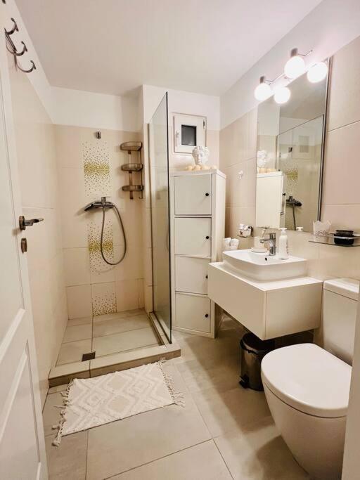 Modern & Cozy 2 Rooms Apartment Bukarest Exteriör bild